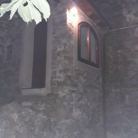 Moki Apricale Villa Bagian luar foto