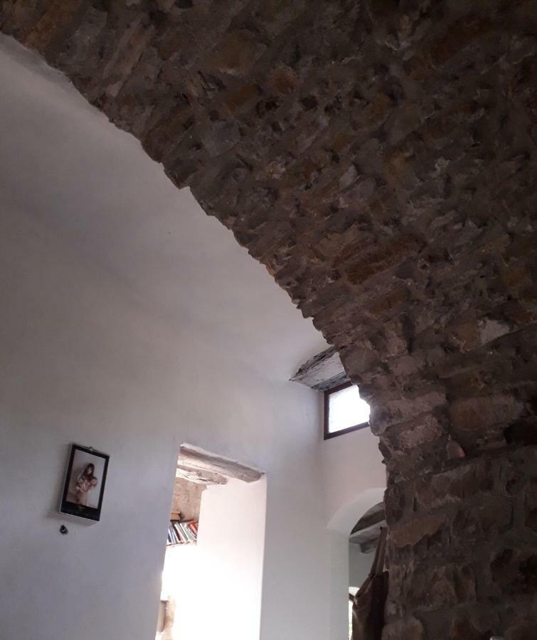 Moki Apricale Villa Bagian luar foto